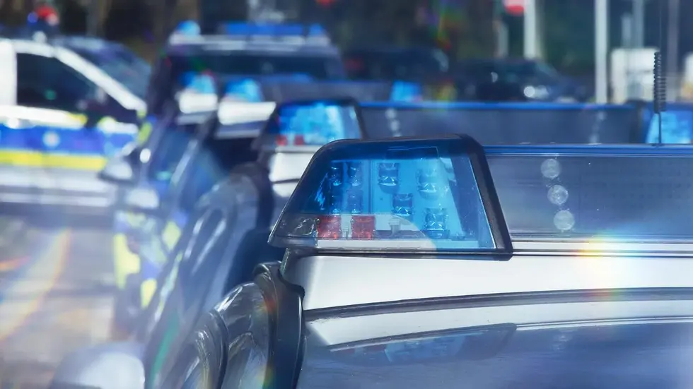 Die Polizei ist mit einem Großaufgebot in der Leipziger Innenstadt im Einsatz (Symbolbild).