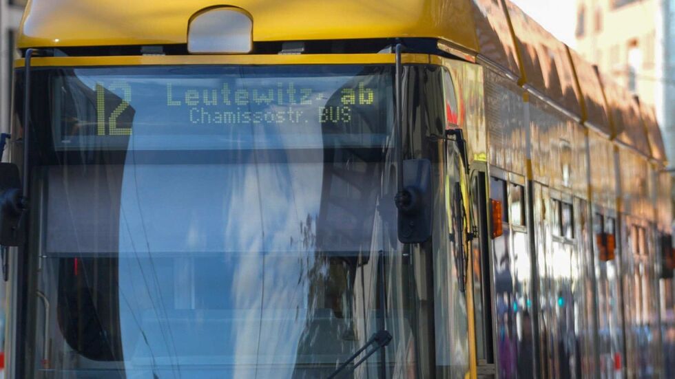 In einer Bahn der Linie 12 soll es zu dem Angriff gekommen sein.