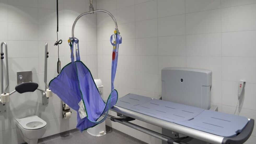 Solche eine "Toilette für Alle" steht jetzt auch in Chemnitz. Solche eine "Toilette für Alle" steht jetzt auch in Chemnitz.