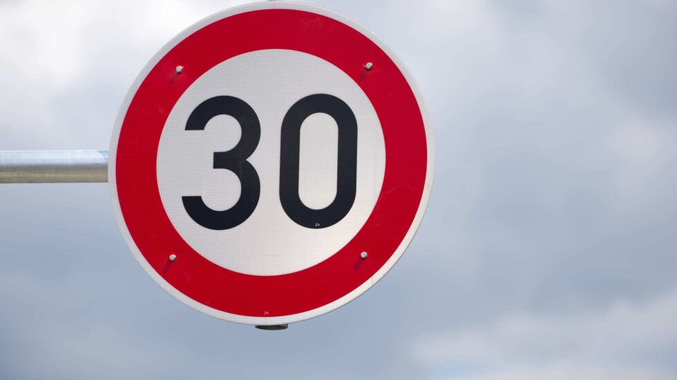 Auf der Naumburger Straße in Plagwitz gilt demnächst ein Tempolimit von 30 Km/h. Auf der Naumburger Straße in Plagwitz gilt demnächst ein Tempolimit von 30 Km/h.
