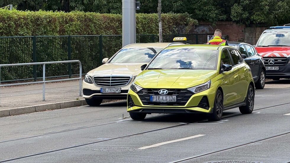 Das Kind lief auf die Straße - direkt vor diesen Hyundai i20.