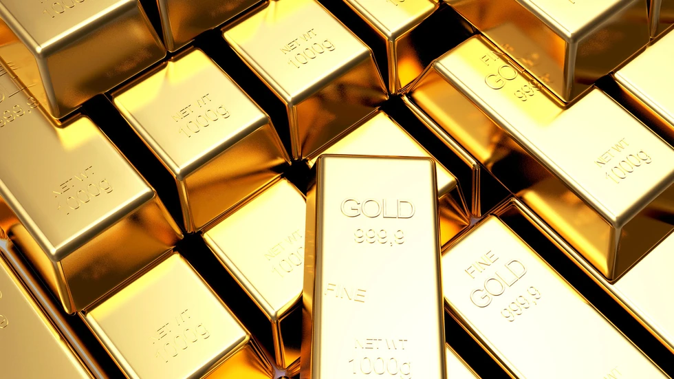 Eine Rentnerin aus Chemnitz übergab Betrügern 500 Gramm Gold im Wert von rund 70.000 Euro. Die Polizei sucht jetzt den Abholer.