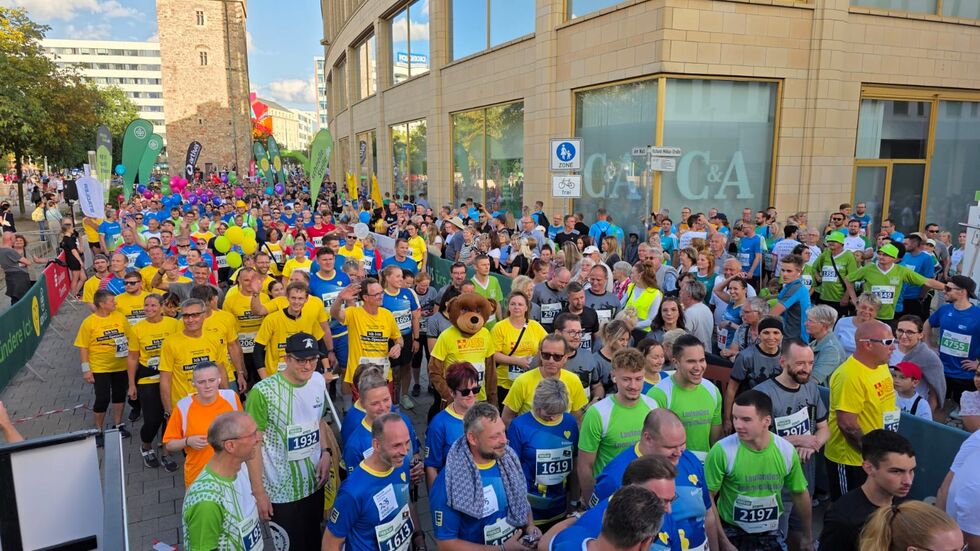 Bunt, lustig, sportlich. Die Teilnehmer des 20. Firmenlaufes sorgten für gute Stimmung.