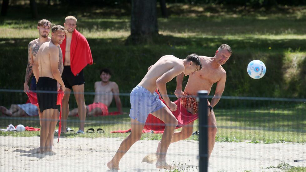 Zum Abschluss wurde noch eine spezielle Art von Beachvolleyball gespielt. Zum Abschluss wurde noch eine spezielle Art von Beachvolleyball gespielt.