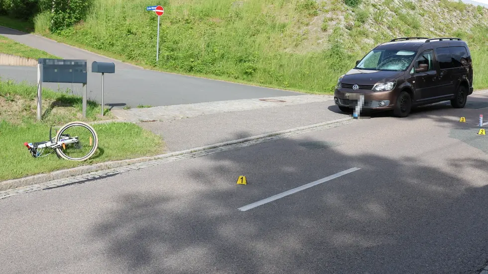 Zur Unfallursache wird nun ermittelt. Zur Unfallursache wird nun ermittelt.
