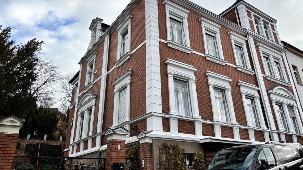 Die Goldschmiede Hertel befindet sich in der Oststraße in Werdau. Die Goldschmiede Hertel befindet sich in der Oststraße in Werdau.