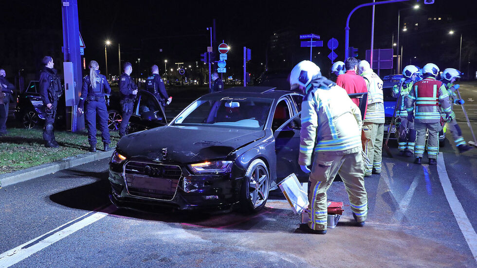 Die Einsatzkräfte vor Ort in Dresden.