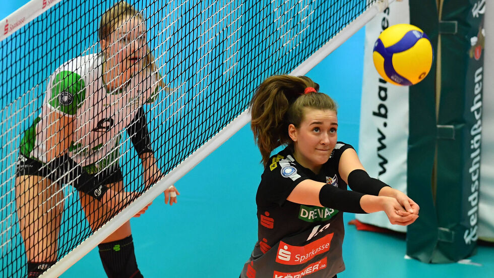 Zuspielerin Sarah Straube hat beim DSC einen Dreijahresvertrag unterschrieben. Zuspielerin Sarah Straube hat beim DSC einen Dreijahresvertrag unterschrieben.