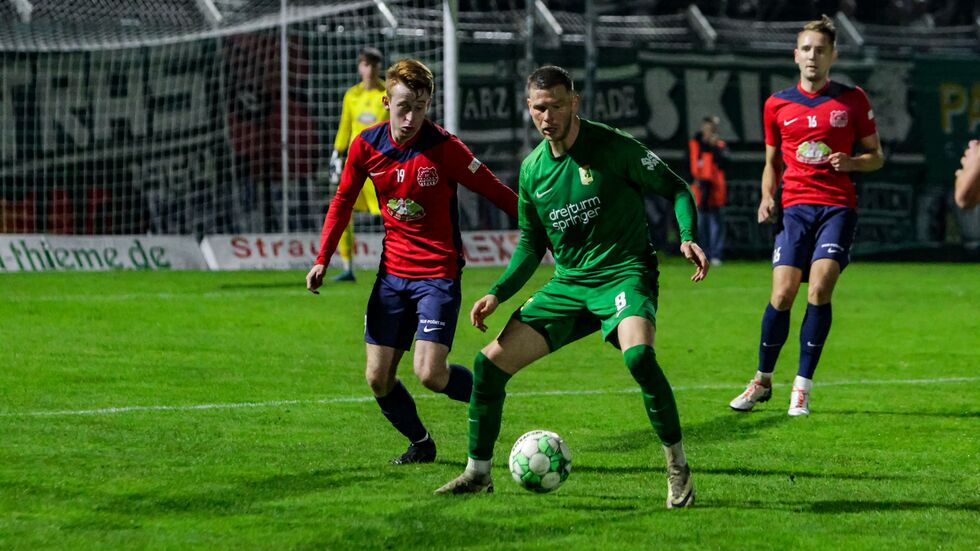 Eine Szene beim Heimspiel von BSG Chemie Leipzig gegen FC Eilenburg. Eine Szene beim Heimspiel von BSG Chemie Leipzig gegen FC Eilenburg.