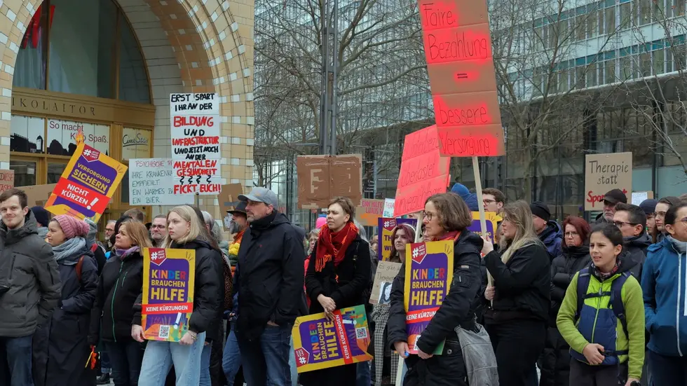 Auf dem Markt fand eine Kundgebung statt. 