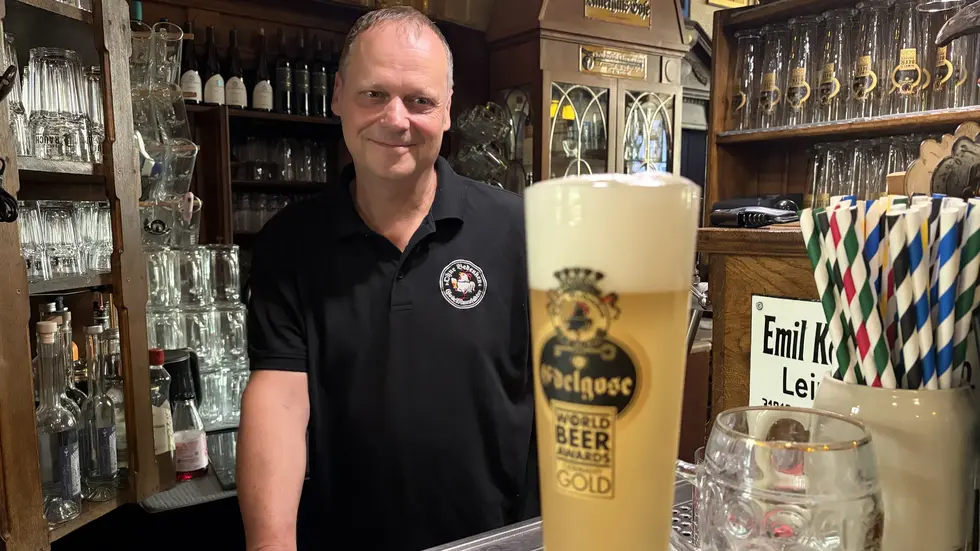 Die „Edelgose“ der Bier-Manufaktur „Ohne Bedenken“ ist zum zweiten Mal in Folge als die weltbeste Gose ausgezeichnet worden. Die „Edelgose“ der Bier-Manufaktur „Ohne Bedenken“ ist zum zweiten Mal in Folge als die weltbeste Gose ausgezeichnet worden.