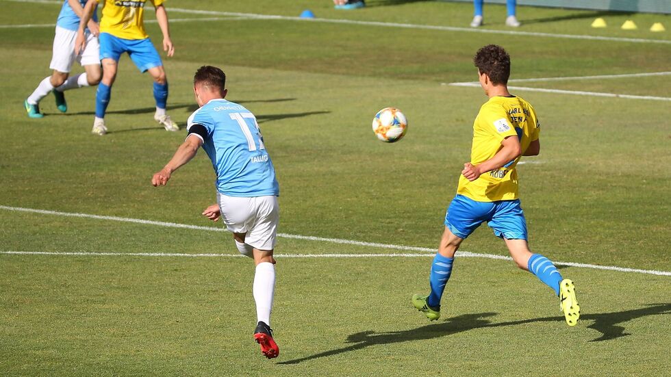 Erik Tallig besorgt den Siegtreffer für den CFC. Erik Tallig besorgt den Siegtreffer für den CFC.