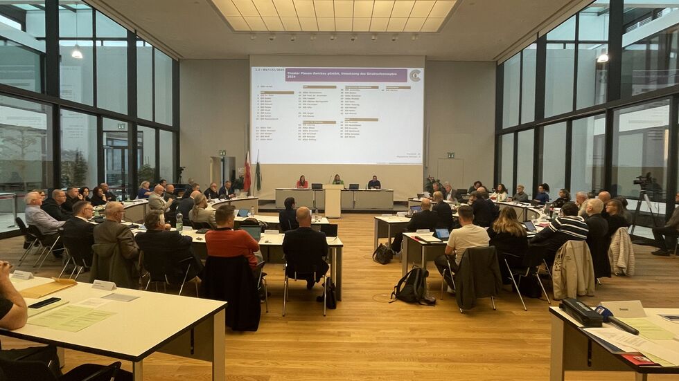 Stadtratssitzung am Donnerstag im Bürgersaal -
das Theater-Thema wurde in der Tagesordnung nach vorn gezogen.   