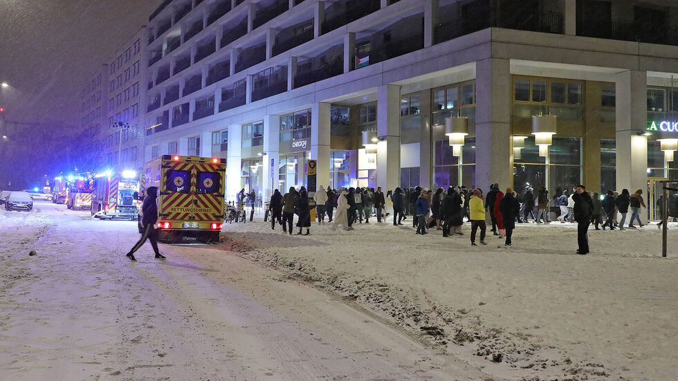 Die Brandmeldeanlage des Gebäudes auf der Annenstraße löste aus, rund 100 Bewohner verließen daraufhin das Mehrfamilienahaus