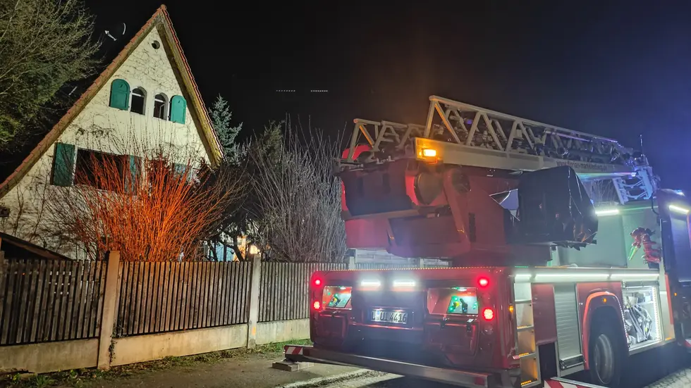 Bei dem Feuer hat es auch Verletzte gegeben.