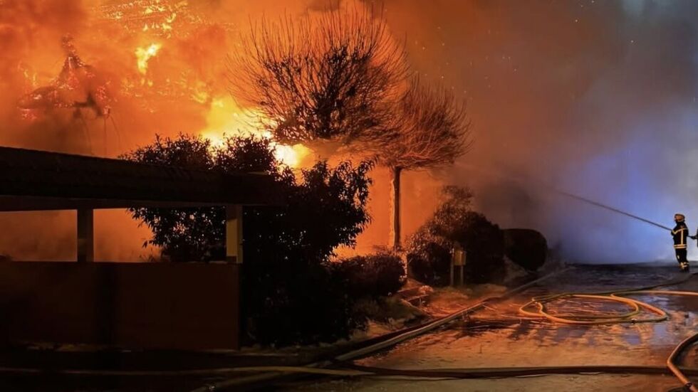 Das Einfamilienhaus brannte lichterloh.