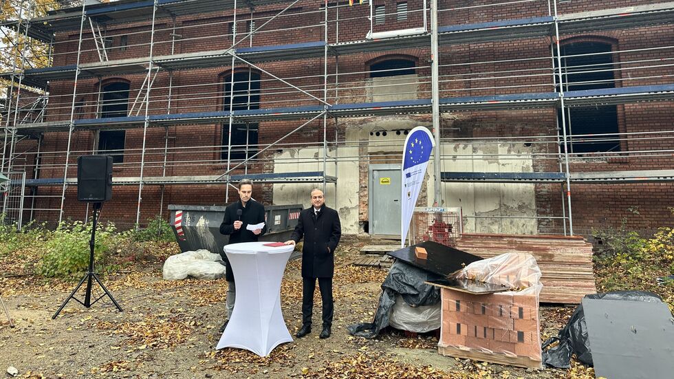 Schon 2026 soll die Turnhalle fertig werden.