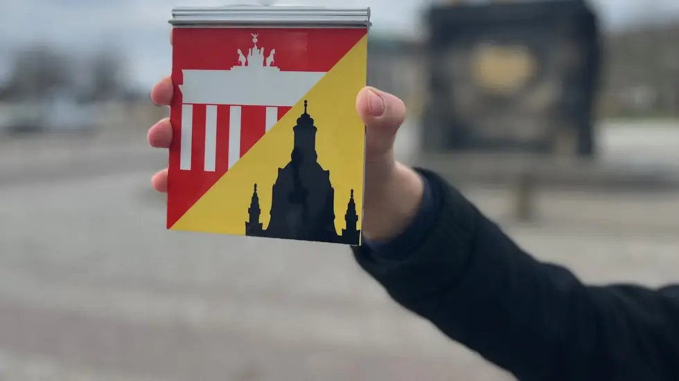 So sieht das Hinweisschild zum Radfernweg Dresden - Berlin aus So sieht das Hinweisschild zum Radfernweg Dresden - Berlin aus