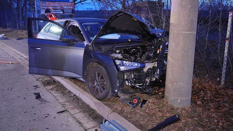 Die Schadenshöhe liegt bei rund 40.000 Euro, sagte uns die Polizei Die Schadenshöhe liegt bei rund 40.000 Euro, sagte uns die Polizei