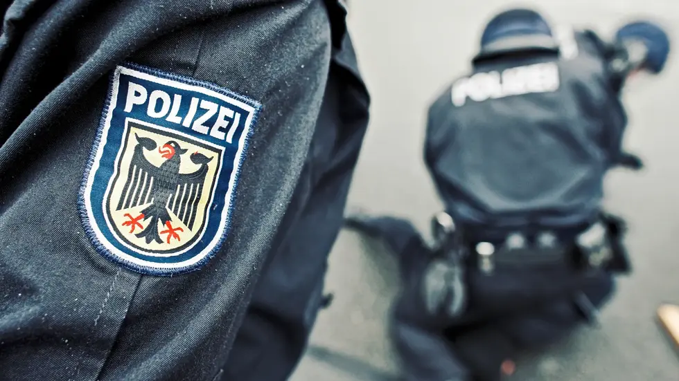 Bundespolizisten nahmen gestern in Chemnitz und Leipig IS-Kämpfer fest. Bundespolizisten nahmen gestern in Chemnitz und Leipig IS-Kämpfer fest.