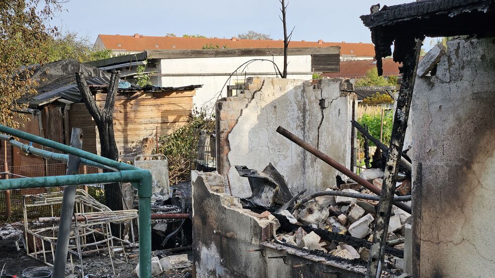 Das Feuer hat große Schäden hinterlassen. Das Feuer hat große Schäden hinterlassen.