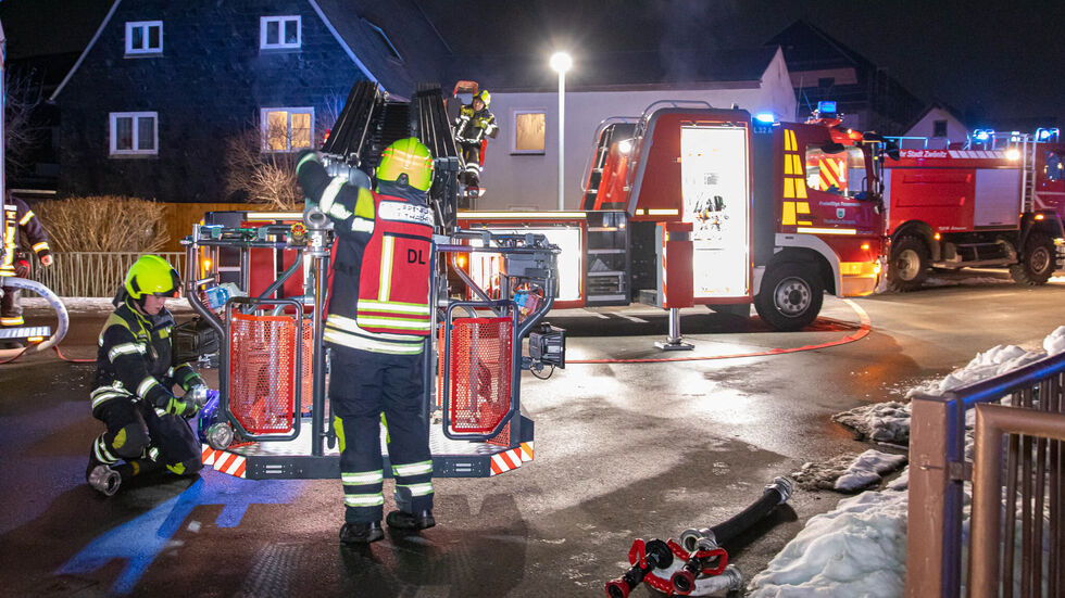 Die Thalheimer Kameraden  waren mit der Drehleiter vor Ort.