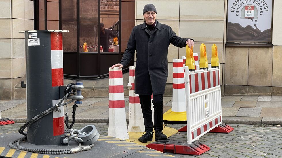 Steffen Rietzschel vom Amt für Wirtschaftsförderung an einer der Sperren Steffen Rietzschel vom Amt für Wirtschaftsförderung an einer der Sperren