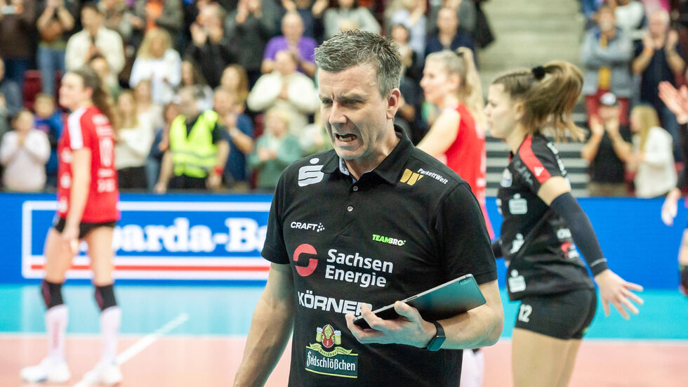 DSC-Coach Alexander Waibl muss gleich neun Spielerinnen zum Saisonende verabschieden DSC-Coach Alexander Waibl muss gleich neun Spielerinnen zum Saisonende verabschieden