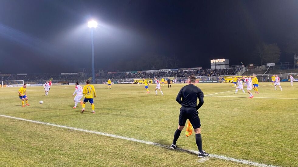 Eine Szene aus dem Sachsenderby. Es ist der zweite Auswärtssieg in Folge. Eine Szene aus dem Sachsenderby. Es ist der zweite Auswärtssieg in Folge.