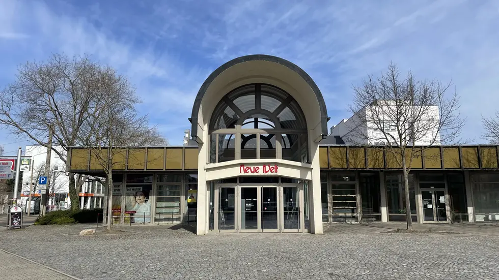 Eingang des Konzert- und Ballhauses in Pölbitz