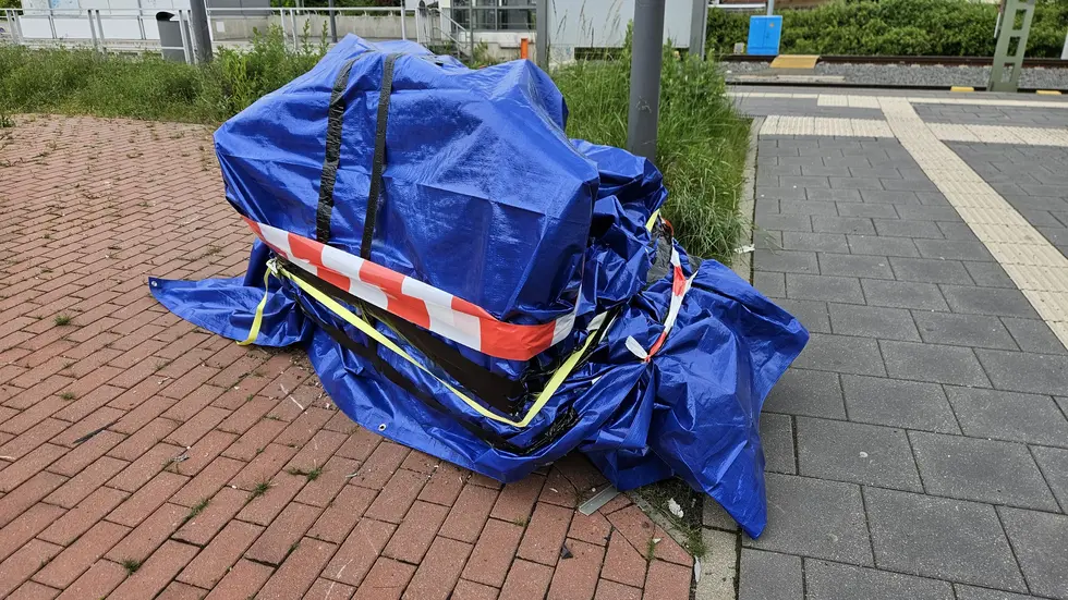 Die Überreste des zerstörten Automaten. Die Überreste des zerstörten Automaten.