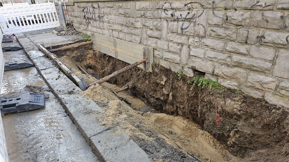 Auch an hier an dieser Mauer gab/gibt es Probleme.