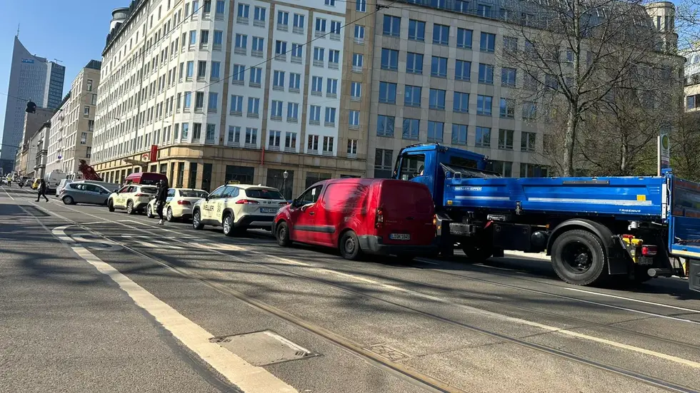 Der Korso auf dem Weg durch die Innenstadt.