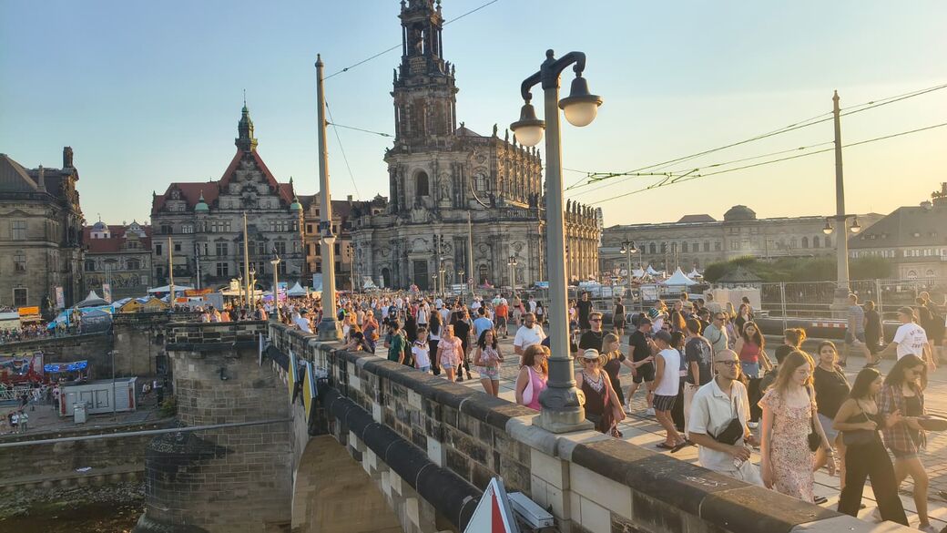 Samstagabend auf der Augustusbrücke