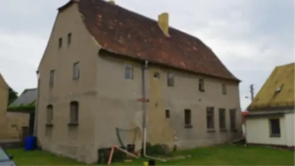 Das historische Gebäude der uralten Schule soll wieder hübsch werden. Das historische Gebäude der uralten Schule soll wieder hübsch werden.