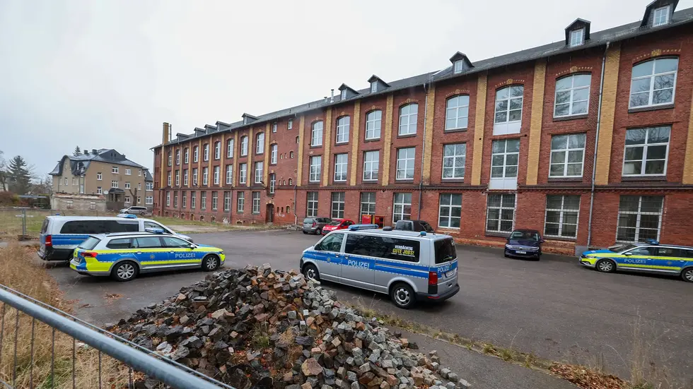 Polizeieinsatz in der ehemaligen Textilfabrik