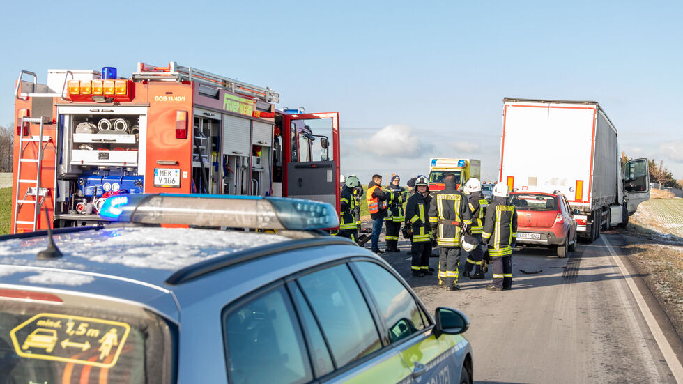Die B 174 wurde voll gesperrt.