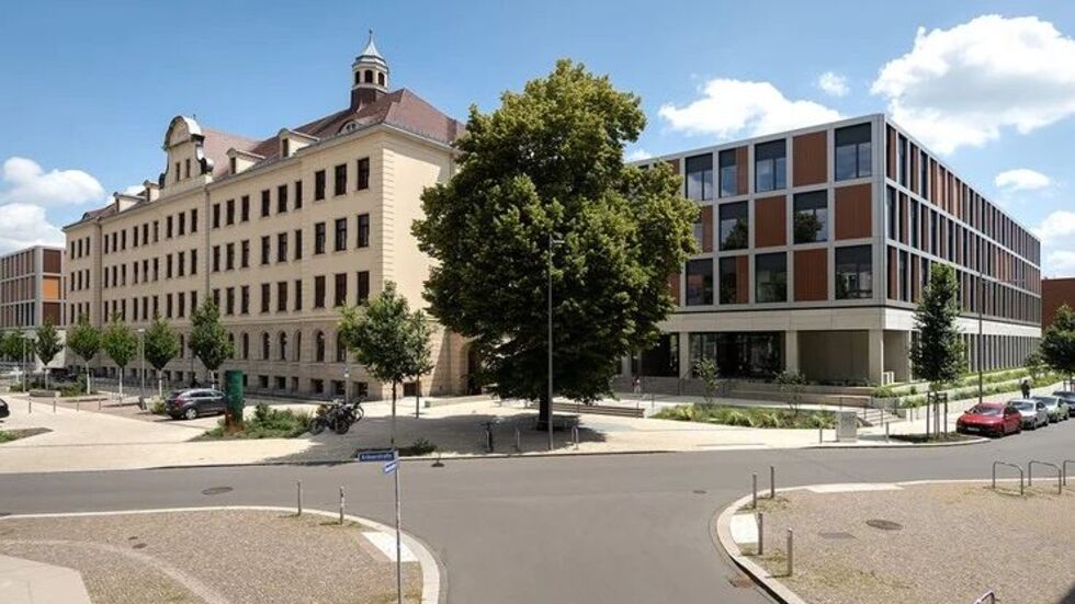 Quarttiersschule Ihmelsstraße. Die Schule liegt im Leipziger Osten, genau an der Grenze zwischen den Stadtteilen Volkmarsdorf und Anger-Crottendorf.