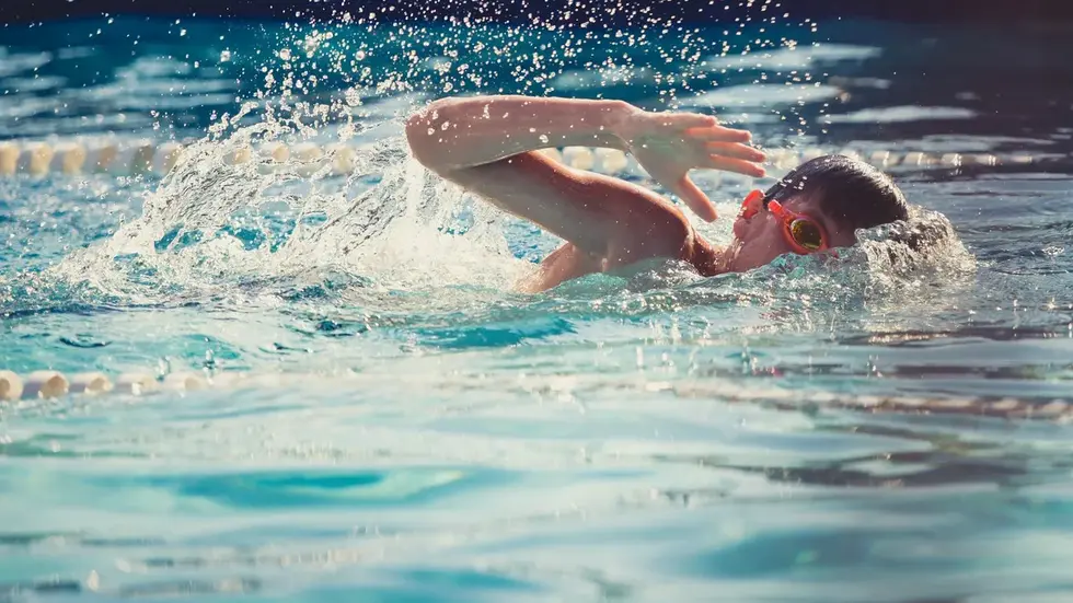 Vor einigen Tagen wurde in einem Schreiben des Schulamtes erklärt, dass die Schwimmzeiten von 33 weiterführenden Leipziger Schulen gestrichen seien. Vor einigen Tagen wurde in einem Schreiben des Schulamtes erklärt, dass die Schwimmzeiten von 33 weiterführenden Leipziger Schulen gestrichen seien.