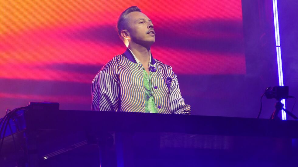 Kann nicht nur Musik: Star-DJ Purple Disco Machine betreibt künftig gemeinsam mit seiner Frau ein Café.