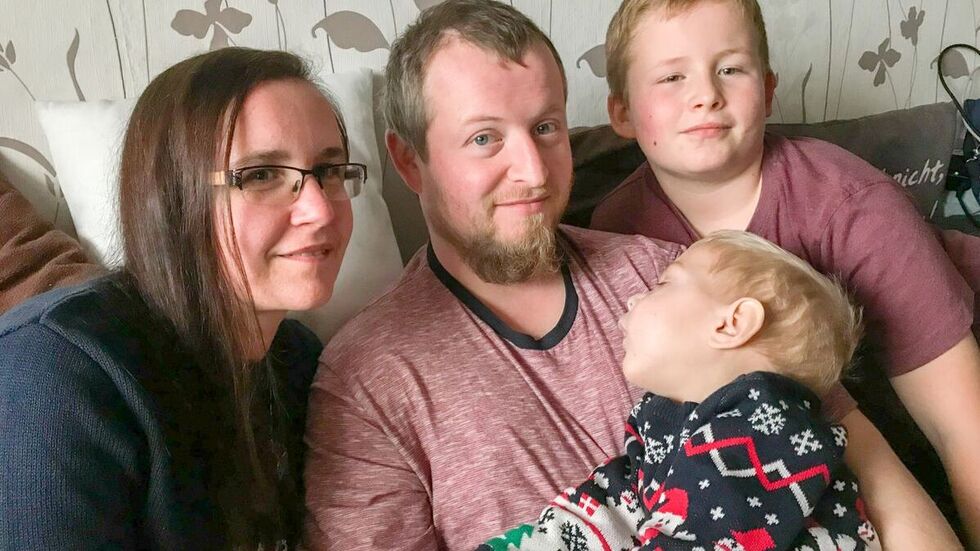 Familie Tippmann braucht dringend Unterstützung bei der Betreuung von Theo Hugo. Familie Tippmann braucht dringend Unterstützung bei der Betreuung von Theo Hugo.