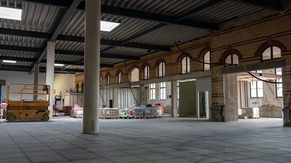 Im Inneren beginnt jetzt der Trockenbau; Heizung und Lüftung werden installiert und so weiter  - das "Restprogramm" für das verbleibende halbe Jahr ist umfangreich.