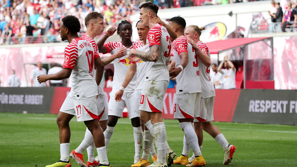 Die Roten Bullen bejubelten gegen Wolfsburg drei Tore. Die Roten Bullen bejubelten gegen Wolfsburg drei Tore.