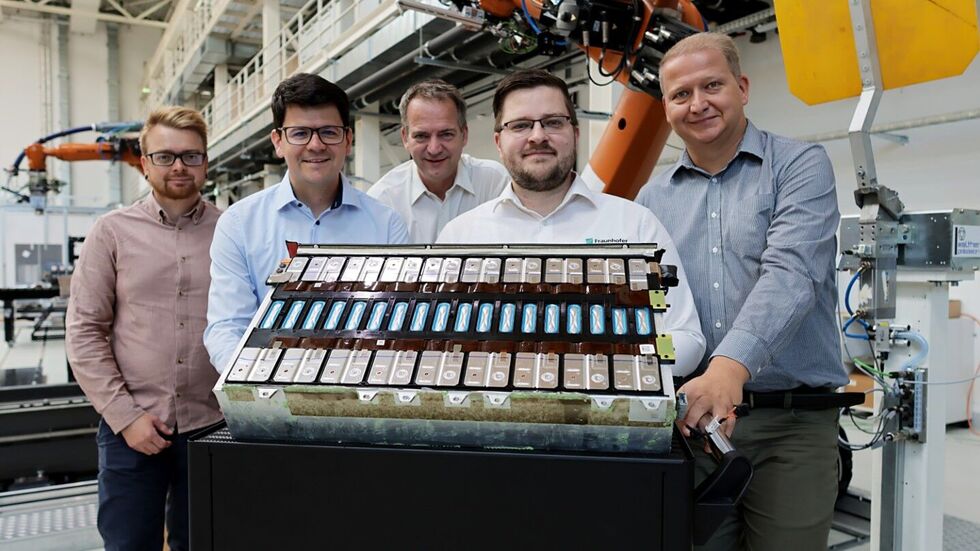 Das Projektteam am Fraunhofer IWU, von links nach rechts: M.Eng. Christian Fritsch, Dr.-Ing. Rico Schmerler, Dr.-Ing. Thomas Hipke, M.Sc. David Löffler, Dipl.-Ing. Carsten Lies.