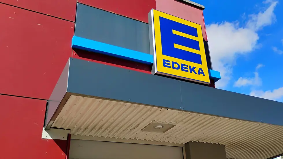 Edeka Schriftzug Edeka Schriftzug