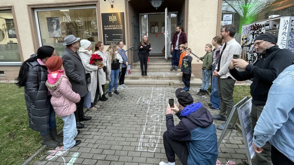 Eröffnung des Treffpunkts in der Franz-Mehring-Straße, Ecke Barbarastraße Eröffnung des Treffpunkts in der Franz-Mehring-Straße, Ecke Barbarastraße