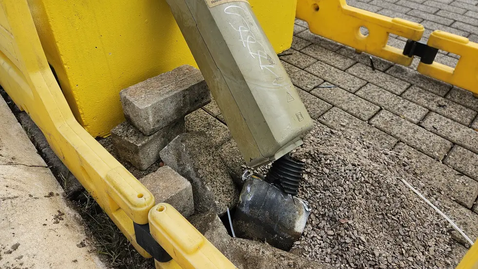Hier ist der Skodafahrer dagegen geknallt.