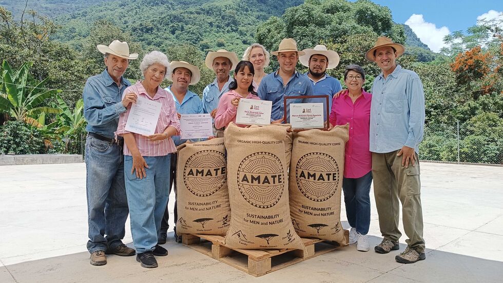 Die mexikanische Familie baut in vierter Generation Kaffee an und bekam schon viele Preise für die Spitzenqualität Die mexikanische Familie baut in vierter Generation Kaffee an und bekam schon viele Preise für die Spitzenqualität