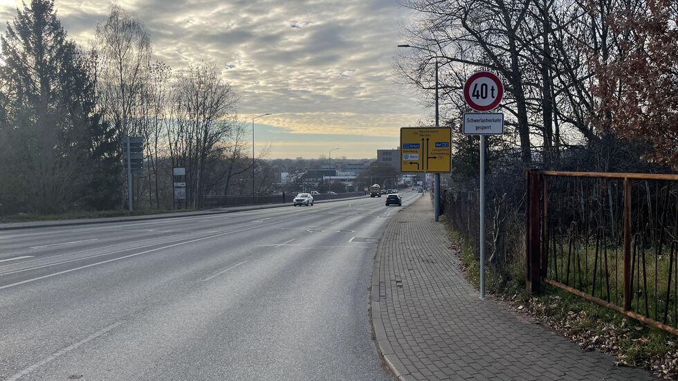 Eines der relativ frischen Sperrschilder Eines der relativ frischen Sperrschilder