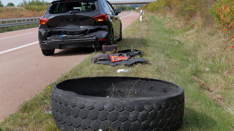 Ein Reifenplatzer hatte am Vormittag auf der A72 einen schweren Unfall zur Folge.